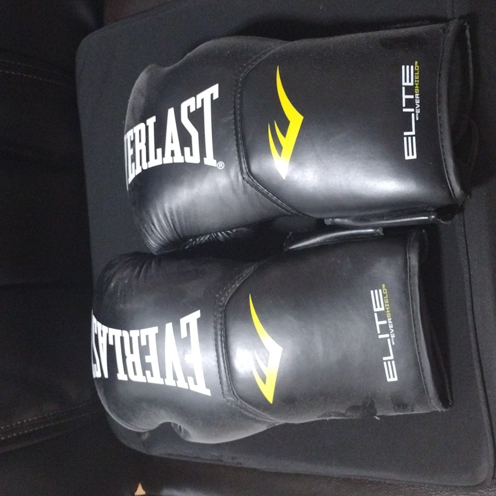 Boxing gloves - Picture 3 of 4